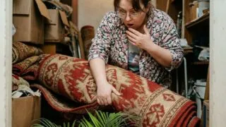 Чоловік під час розлучення виніс із дому все цінне. Сюрприз, який чекав на мене всередині старого згорнутого килима | 9 Квітня, 2026