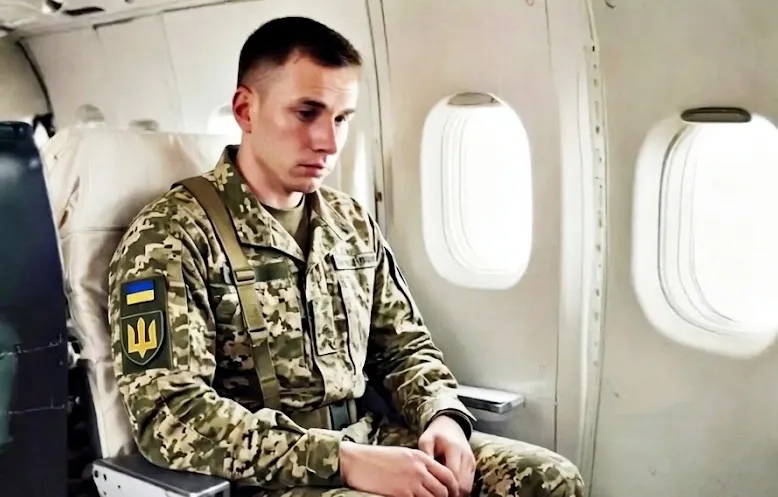 «Приберіть його від мене»: фатальна помилка пасажирки бізнес-класу, яка не впізнала свого сусіда - 3 Квітня, 2026