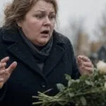 Жорстока правда, яку я дізналася, приїхавши на чужу могилу з букетом | 22 Липня, 2026