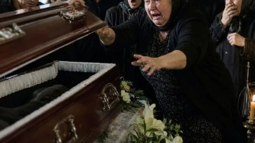 Прощание с сыном шло спокойно, пока мать вдруг не услышала то, что не могла объяснить | 20 мая, 2026