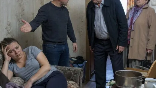 Він поскаржився батькам на «ліниву» дружину, не підозрюючи, що батько спершу вислухає її | 1 Серпня, 2026