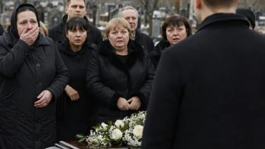 Наречена залишила мені весь свій статок, а на похороні її родичі несподівано побачили поруч зі мною того, кого зовсім не чекали | 20 Серпня, 2026